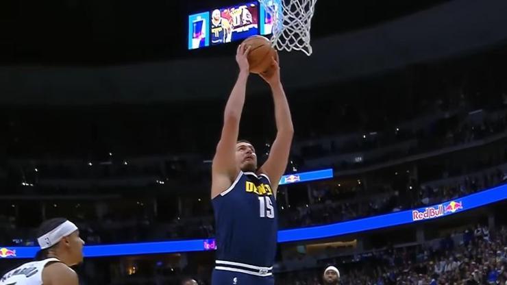 69104ab239465790ca54975c Nikola Jokic, bu sezon 9 maçta 6. kez "triple-double" yaptı