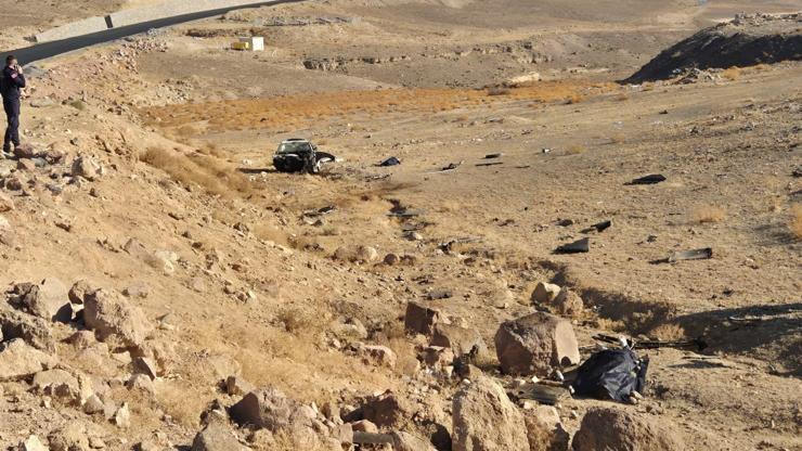 Niğde'de otomobil şarampole yuvarlandı: 2 ölü,1 yaralı