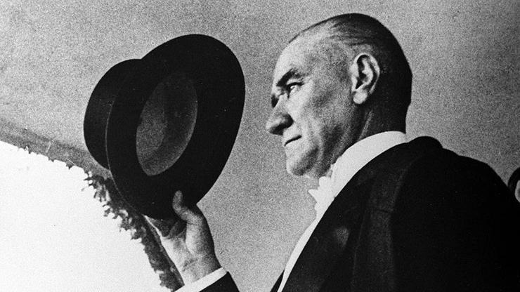 Son emir, son gülümseme, son bakış En yakınındakilerin kaleminden Atatürk’ün veda günleri Son emir, son gülümseme, son bakış En yakınındakilerin kaleminden Atatürk’ün veda günleri