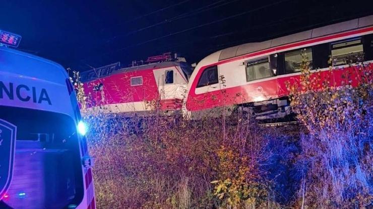 Slovakya’da tren kazası: 18 yaralı