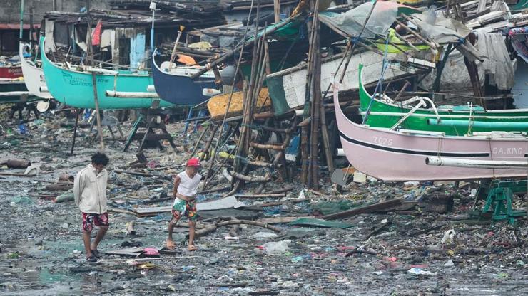 Filipinler'i vuran Fung-wong Tayfunu can aldı Filipinler'i vuran Fung-wong Tayfunu can aldı