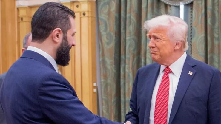 Beyaz Sarayda tarihi gün Trump ile Ahmed Şara bir araya geldi
