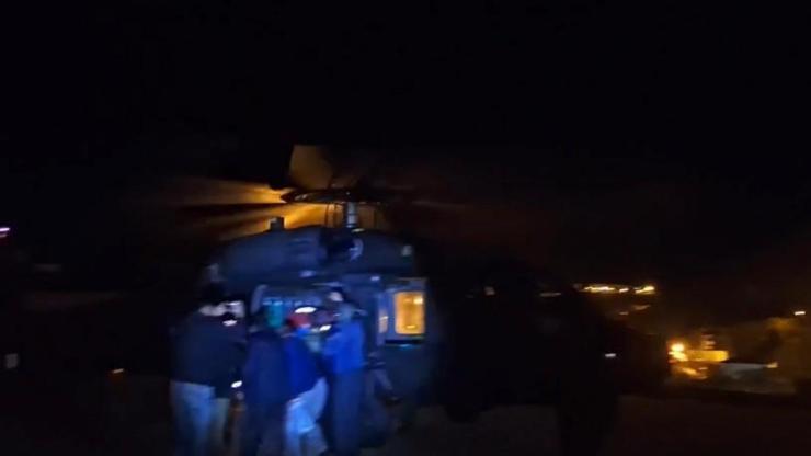 Beyin kanaması geçiren Özcan, helikopterle Van'a sevk edildi Beyin kanaması geçiren Özcan, helikopterle Van'a sevk edildi