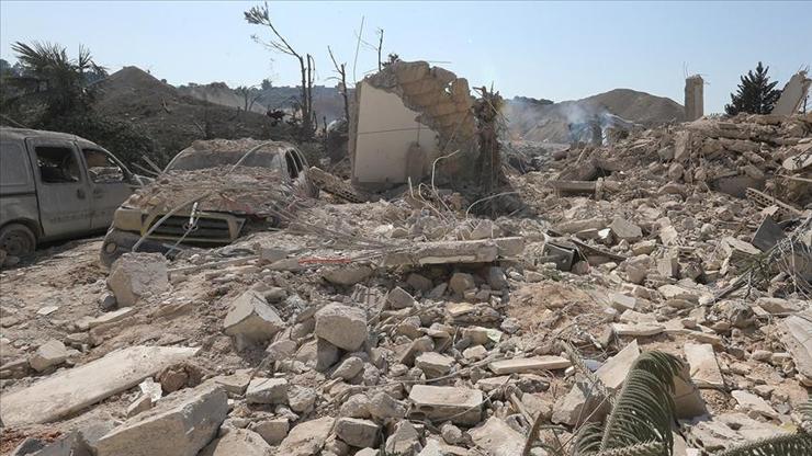 İsrail'den gece saatlerinde baskın: Lübnan'ın güneyindeki binaları patlayıcılarla yıktılar! İsrail'den gece saatlerinde baskın: Lübnan'ın güneyindeki binaları patlayıcılarla yıktılar!