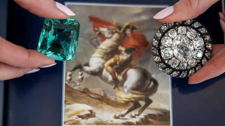 Napolyonun kaybettiği elmas broş rekor fiyata satıldı Tahminleri 18 kat aştı…