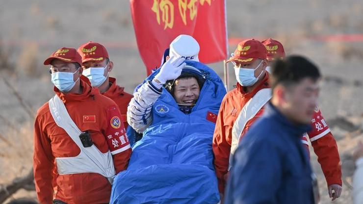 ‘Shenzhou-20’ mürettebatı Dünyaya döndü
