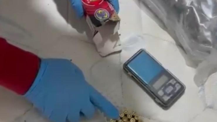 İstanbul - Beşiktaş’ta izinli çıktığı cezaevine geri dönmedi; uyuşturucu satınca yakalandı İstanbul - Beşiktaş’ta izinli çıktığı cezaevine geri dönmedi; uyuşturucu satınca yakalandı