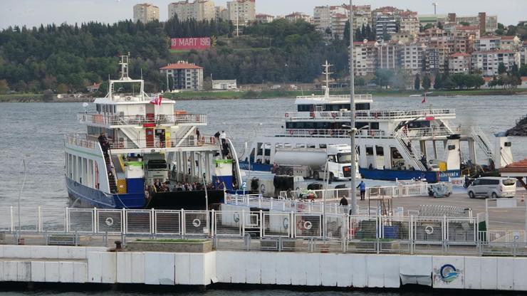 Bozcaada ve Gökçeada feribot seferlerine fırtına engeli