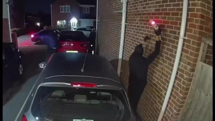 YENİ NESİL HIRSIZLIK | 100 binden fazla araç böyle çalındı