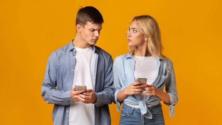 Yeni düşman bulundu Gözü ne eşini ne de çocuğunu görüyor: PHUBBİNG