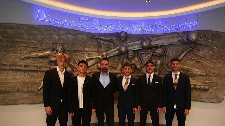 691f6dc539465790ca54bb75 Fenerbahçe, 5 futbolcuyla sözleşme imzaladı