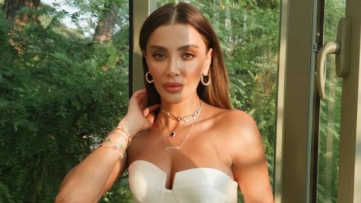 Özge Ulusoy’dan Evlilik Açıklaması: “Olursa Bana da Sürpriz Olur”