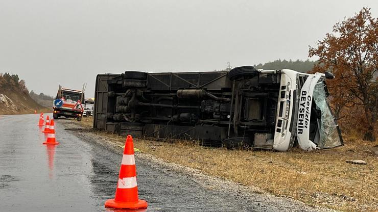 Okul servisi devrildi: 28i öğrenci 29 yaralı