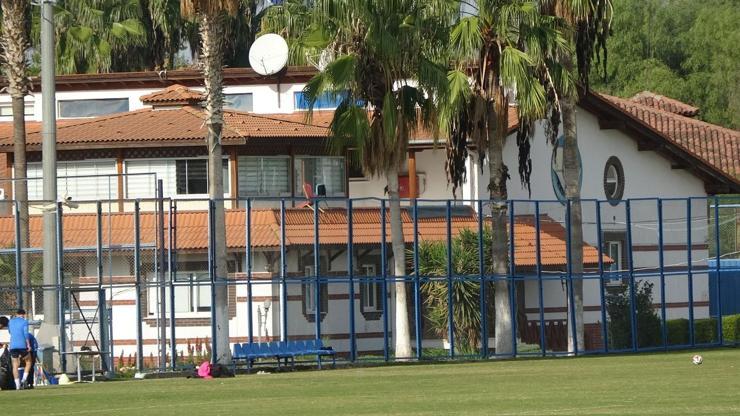 İcra memurları tesislerde! Adana Demirspor'da kriz sürüyor... İcra memurları tesislerde! Adana Demirspor'da kriz sürüyor...