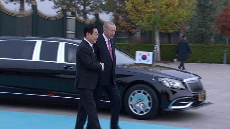  Cumhurbaşkanı Erdoğan resmi törenle karşılıyor