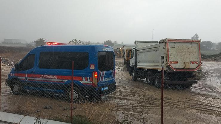 Antalya'da çalınan 50 kamyon sahil kumu bulundu