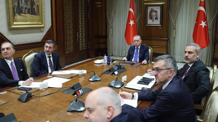 Türkiye barış için devrede! Erdoğan, Ukrayna konulu Liderler Zirvesi'ne katıldı Türkiye barış için devrede! Erdoğan, Ukrayna konulu Liderler Zirvesi'ne katıldı