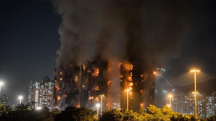 Hong Kongda yangın faciası 36 ölü, çaresiz bekleyiş sürüyor