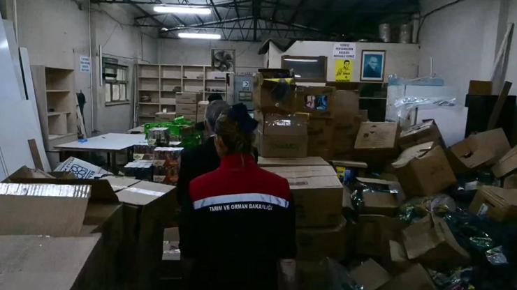 Tarihi geçmiş 30 ton ürün ele geçirildi Tarihi geçmiş 30 ton ürün ele geçirildi