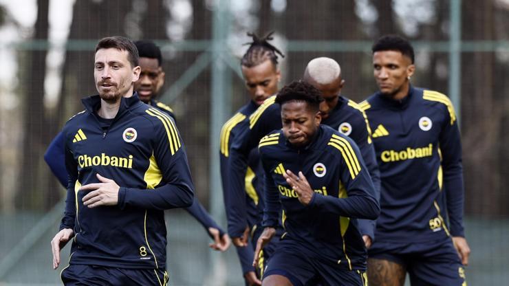 Fenerbahçe'de, Ferencvaros maçındaki eksikler dikkat çekiyor