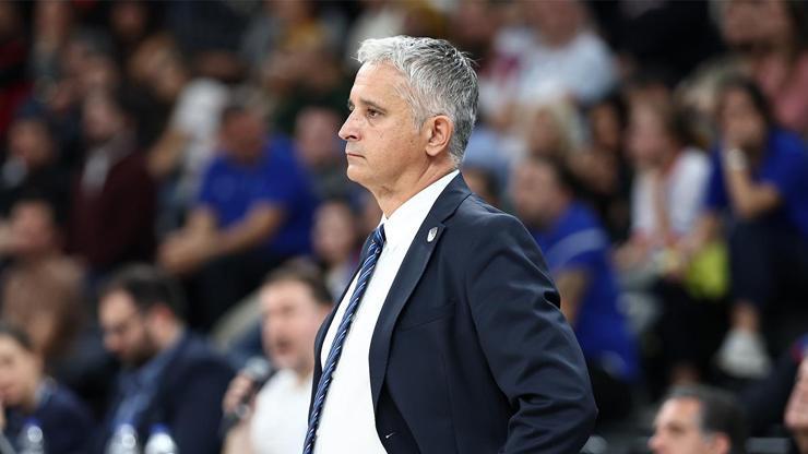 Monaco hezimeti sonrası Anadolu Efes'te Kokoskov dönemi sona erdi