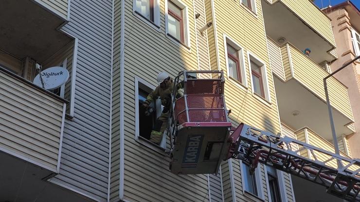 Kars'ta 6 katlı binada yangın