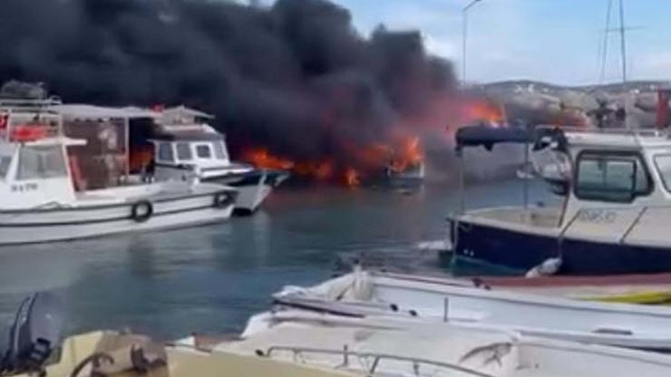 İzmir'de tekneler alev alev yandı