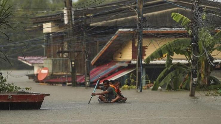 Tayland’ın güneyinde sel felaketi bilançosu ağırlaşıyor Tayland’ın güneyinde sel felaketi bilançosu ağırlaşıyor