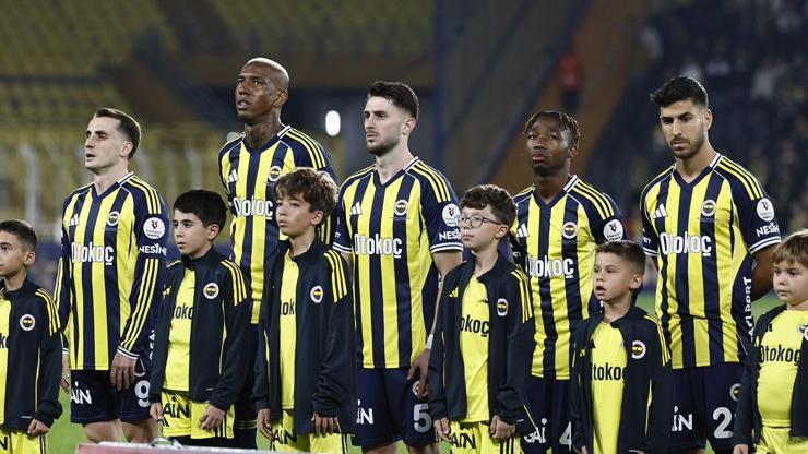 692c3f0d39465790ca54da5b Namağlup Fenerbahçe, derbide liderliği hedefliyor