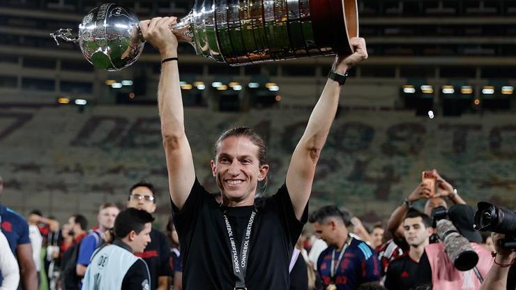 692c5091586197a571cd1f01 Genç Teknik Direktör Filipe Luis, kupa kazanmaya devam ediyor