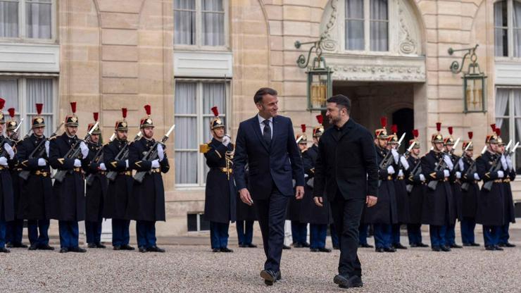 Ukrayna Devlet Başkanı Zelenski'den Paris temasları