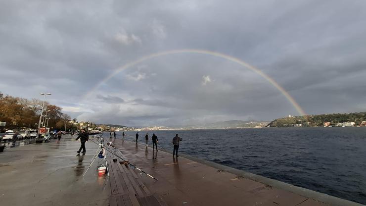 İstanbul Boğazı’nda gökkuşağı sürprizi