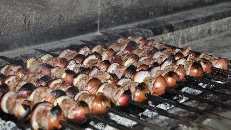 Gripten Korunmanın En Lezzetli Yolu Gaziantep’te Kış Aylarında Sofraları Renklendiriyor Soğan Kebabı Sofralarda