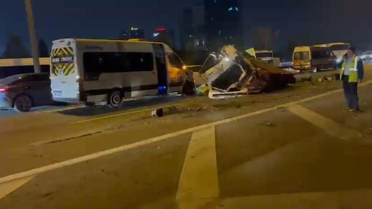 Son dakika haberi: İstanbul'da trafiği kilitleyen zincirleme kaza