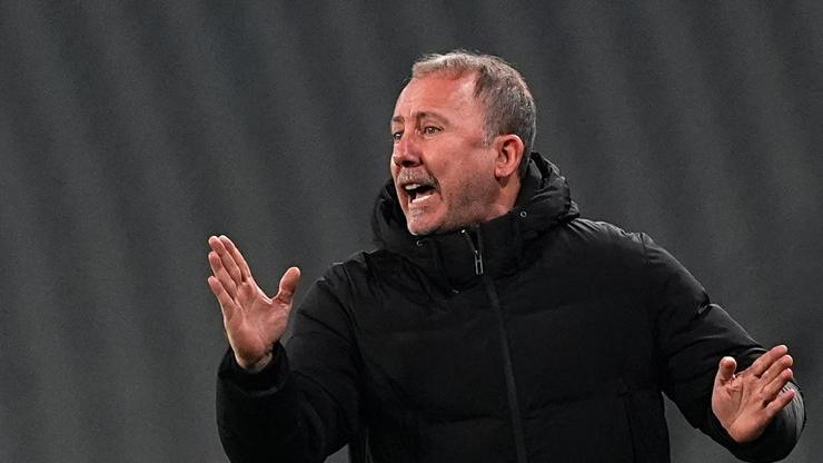 Beşiktaş'ta Sergen Yalçın kararını verdi! Gaziantep FK maçı öncesi kadro belli oldu... Beşiktaş'ta Sergen Yalçın kararını verdi! Gaziantep FK maçı öncesi kadro belli oldu...