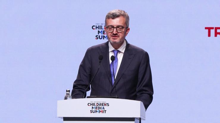 Çocuklarımızı dijital araçların zararlarına karşı bilinçlendirmek zorundayız Çocuklarımızı dijital araçların zararlarına karşı bilinçlendirmek zorundayız