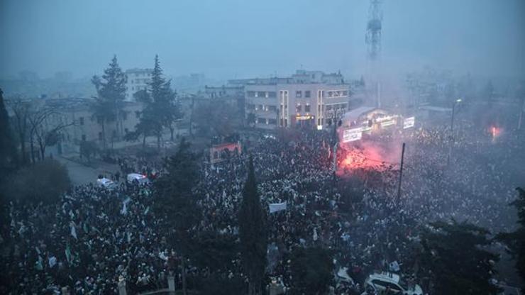 Suriyede halk sokağa döküldü Kutlama yaptılar