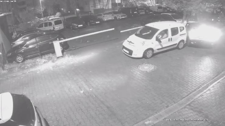 Alkollü sürücü dehşet saçtı 2 kişiye çarpıp kaçarken 7 aracı da hurdaya çevirdi