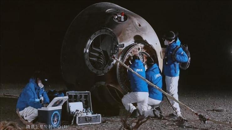 Şıncou-21 taykonotları ilk uzay yürüyüşünü yaptı