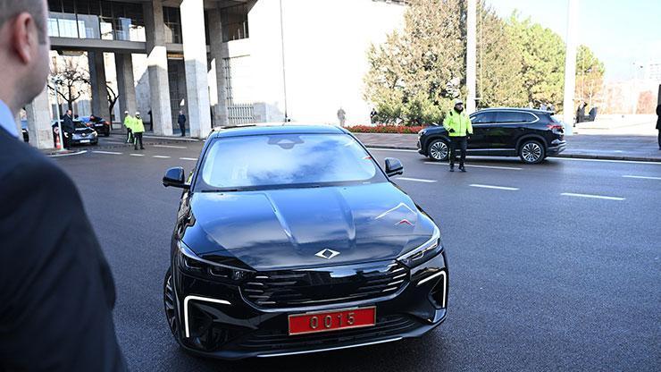 Bakan Kacır, bütçe görüşmelerine TOGG T10F ile geldi, T10X’ler eşlik etti