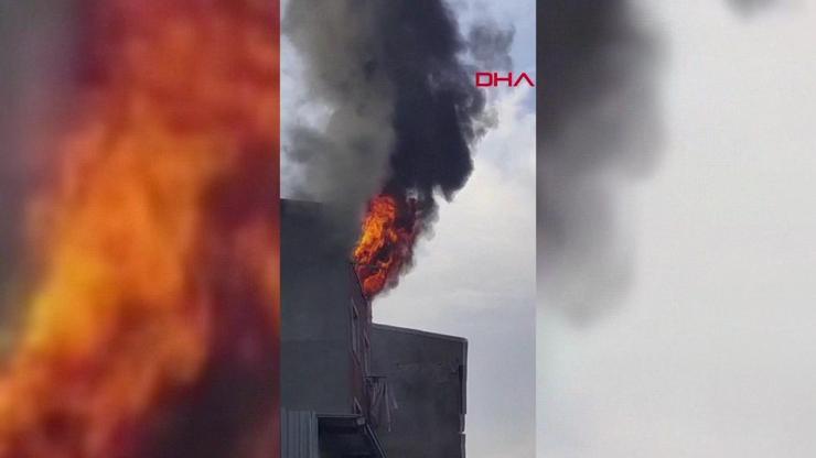 SON DAKİKA... Sultangazide binanın çatısında yangın; yaralılar var