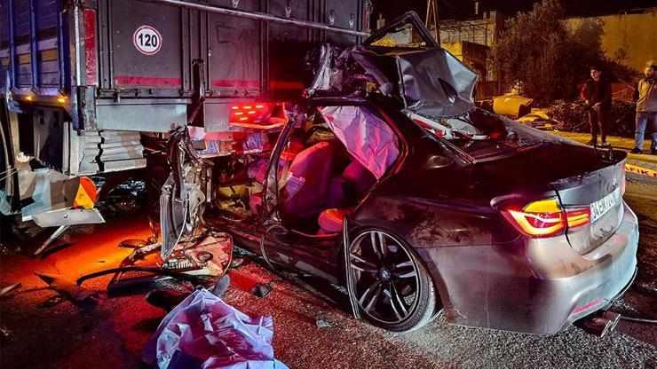 29 yaşındaki sürücü öldü, 2 kişi yaralandı 29 yaşındaki sürücü öldü, 2 kişi yaralandı