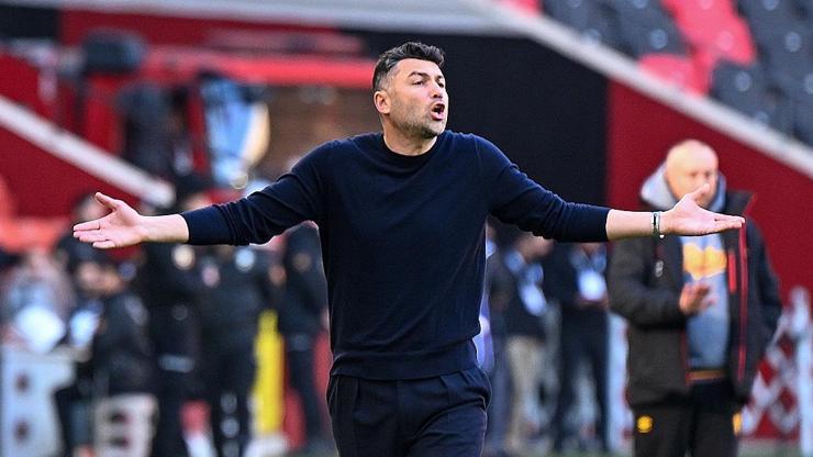 Burak Yılmaz, istifasını duyurdu