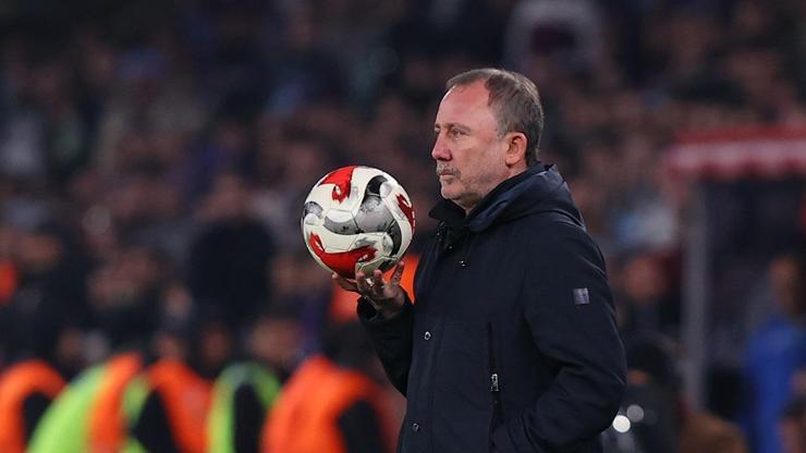 Tiyatro sahnesi vardı Tiyatro sahnesi vardı