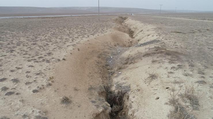 KONYA HAVZASI ÇÖKÜYOR Obrukların ardındaki büyük tehlike: Her yıl 10 santimetre aşağı iniyor
