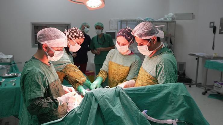 Doktorlar bile şaştı kaldı: Karnından çıkan inanılmaz gerçek