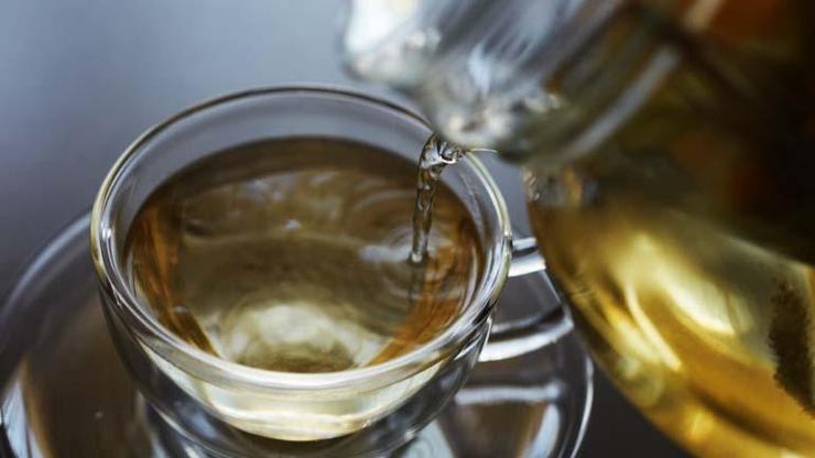 Lıkır Lıkır İçip Soluğu Acilde Alıyorlar Böbrek Taşından Karaciğer Yetmezliğine Etkilerini Duyunca Şoke Olacaksınız Bitki Çayı, C Vitamini, Omega-3... Faydaları Sayısız Ama...