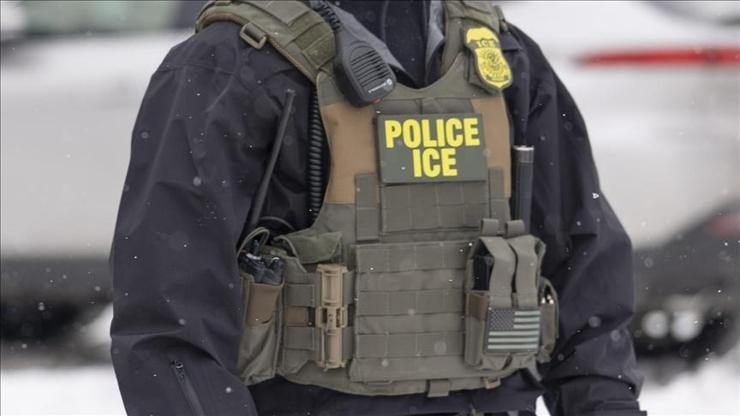 ABD'de ICE memurlarının üzerine doğru araç süren göçmen vurularak yaralandı