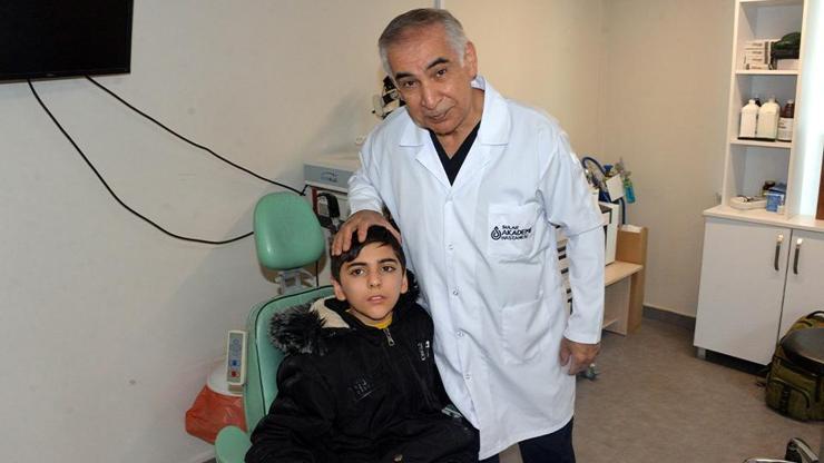 Doktorlar şaştı kaldı! Burnundaki kaşıntının nedeni şoke etti