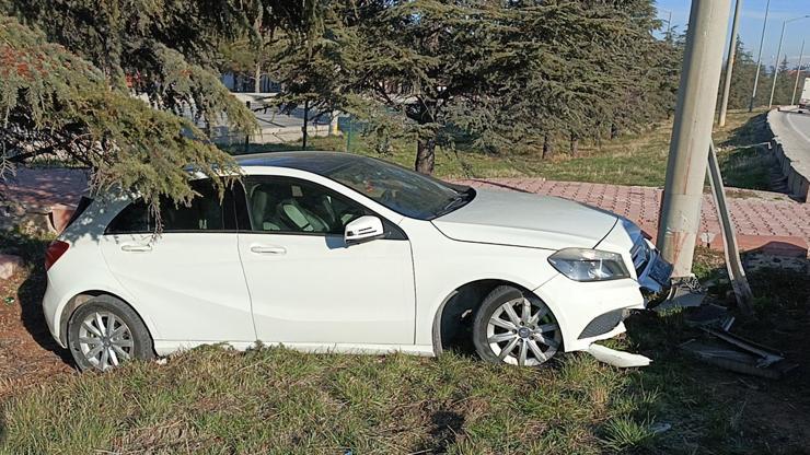 TIR'la otomobil çarpıştı: 2 yaralı TIR'la otomobil çarpıştı: 2 yaralı